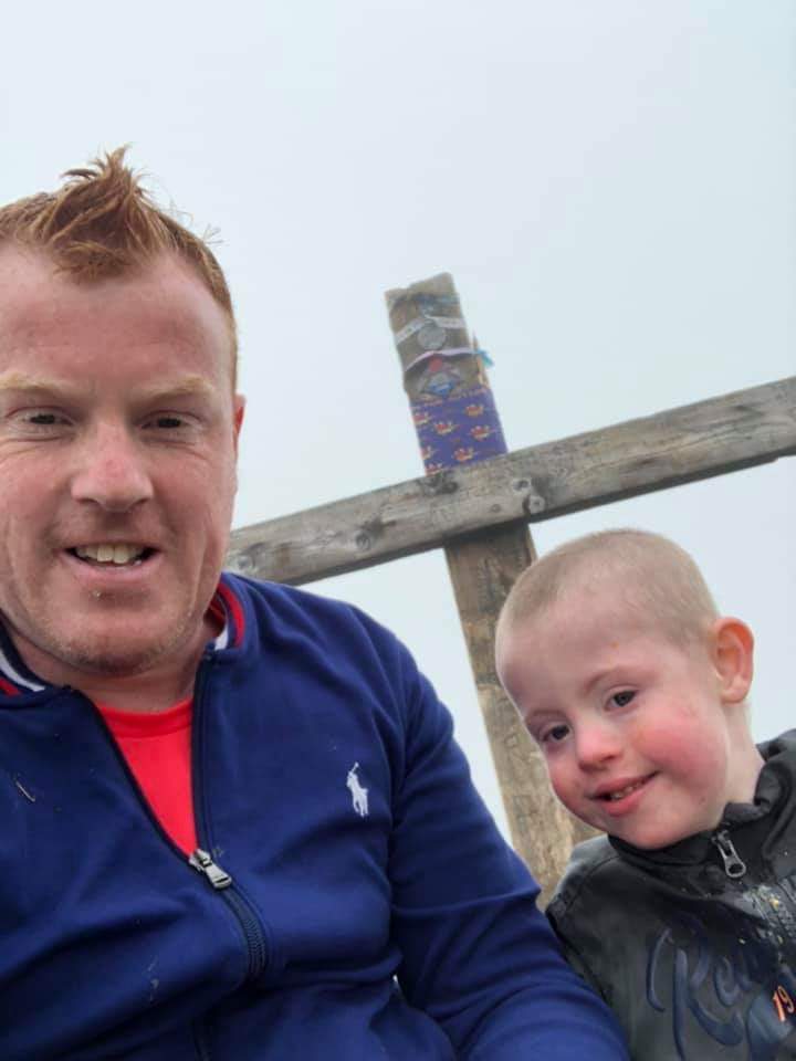 seanquinn24's tweet photo. #IsolatedRunner 
Anton Hughes made it to top of Camlough mountain this morning with dad and made headlines news on @banter_show thanks to @TonyRiser 
@autism_hand 
@SAtwinpeaks 
@Ring_Of_Gullion 
@murphydes1 
@HikingAutism 
@eamonmurphy95 
@Newryie 
All That You Can Leave Behind https://t.co/tRUGd0i8JK