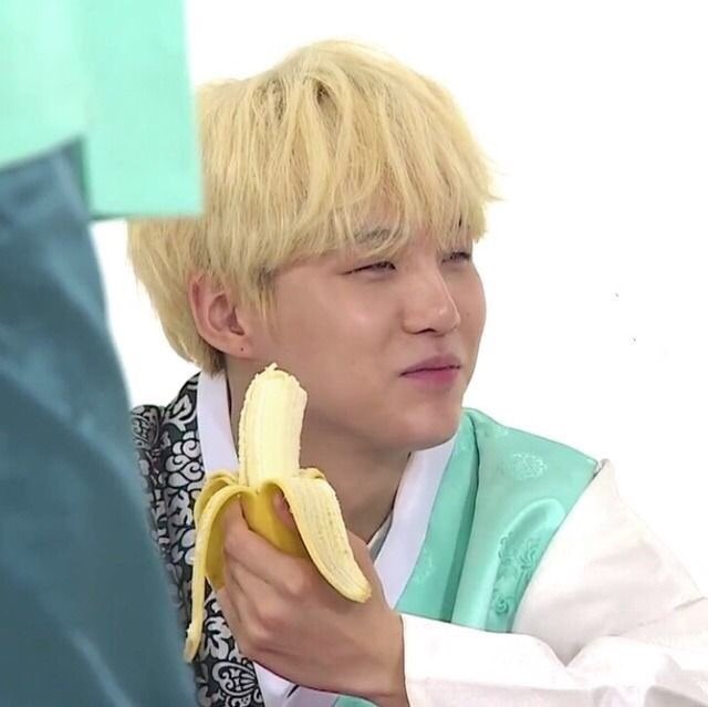 yoongi and his love for bananas - a wholesome thread