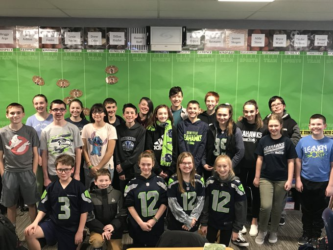 TrillNye_SciGuy's tweet photo. Day 2 #EduCupChallenge:Teacher Shout Out! 
 @p4frame from @CarbonadoSD  for using @CharacterPlaybk to teach her Ss  the importance of building healthy relationships in middle school and for showing some  @Seahawks  pride 
 #EduCupWest https://t.co/r45W8vnFNi