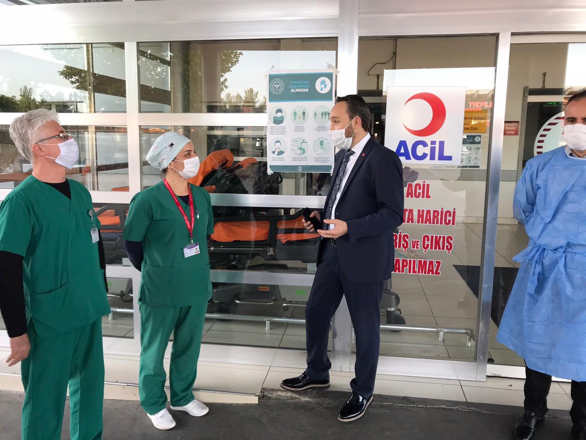 #Atakum İlçemizde #Pandemi hastanesi olarak görev yapan, OMÜ #TıpFakültesi ve #Medicalpark Hastanelerini ziyaret ederek; 
#Gençlik ve Spor Bayramı ile #KadirGecelerini kutlayıp, minnet duygularımızı içeren mektuplarımızı kendilerine teslim ettik.

#SağlıkÇalışanlarıCandır