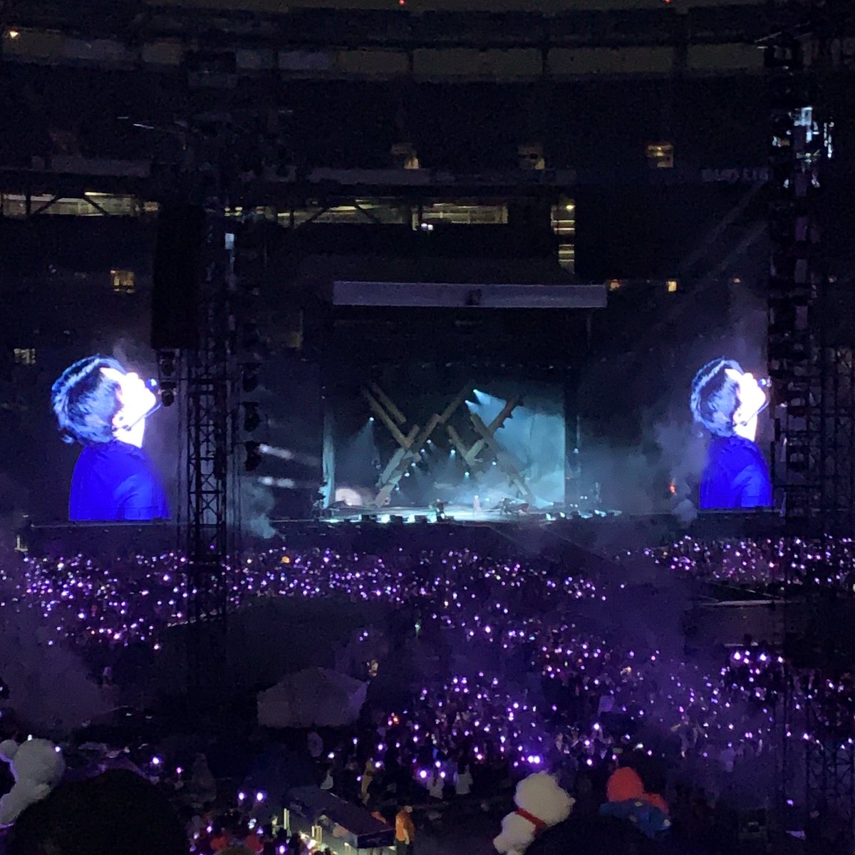 NicolanieOT7's tweet photo. 190519 PEEPS HOW WE FEELIN?? I'M FEELIN SADDDDDDD #MetlifeD2 @BTS_twt https://t.co/XwbqLWFmUh