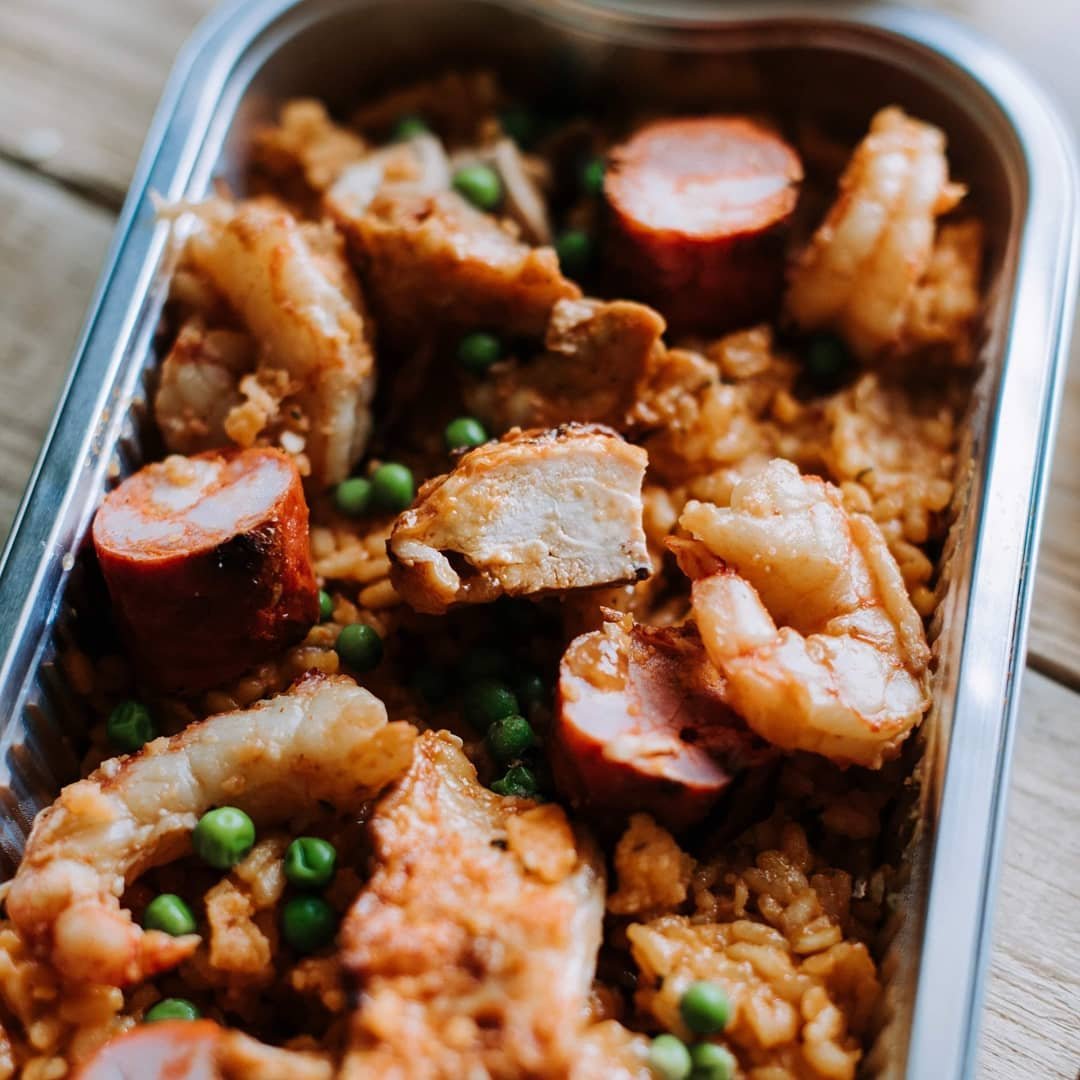 🥘️ Un petit aller-retour en Espagne 🥘️
👉Paella pour 2 avec crevettes, petits pois, poulet et chorizo... pour emporter! 👈 
👉Commandez en ligne au restotapeo.com
👉Par téléphone 514-439-9089

📸 Villeray pour Emporter