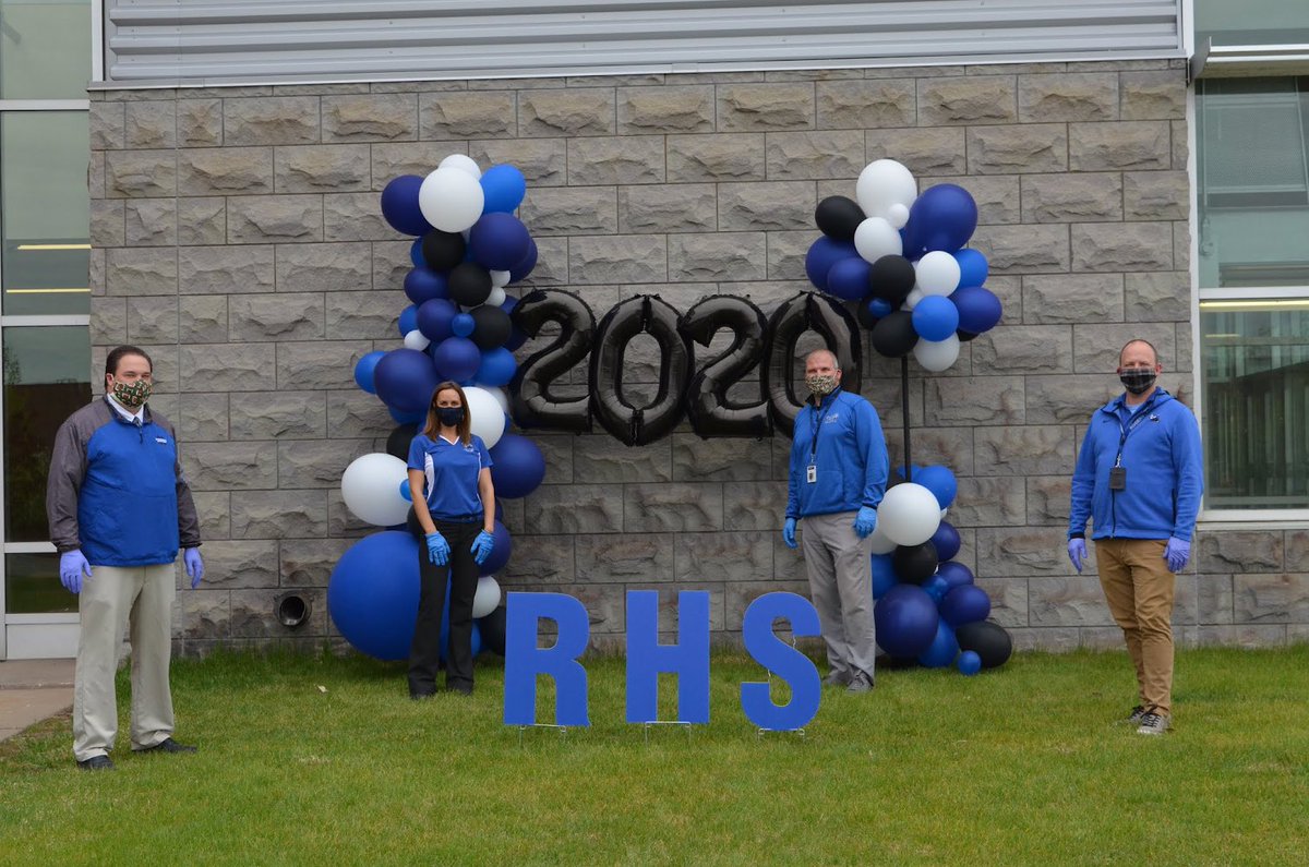 Admin who mask together have fun together 😷 @principalpaurus <a href="/mrzeman86/">Michael Zeman</a> @1RyanMJohnson <a href="/RogersHighSclMN/">Rogers High School</a>