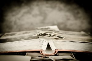 GenealogyDames's tweet photo. Preparing to write your Family History Book: How to draft an outline and organize your research
https://t.co/oiAa5dbEYl https://t.co/r6hWvRVblC