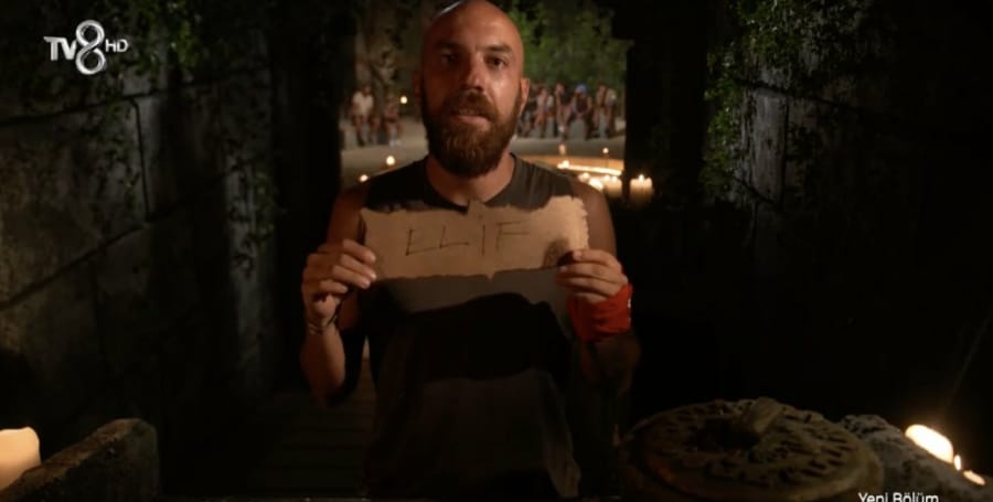 ecenoexiste's tweet photo. Mert ve Sercan takımın en iyisi Elif'i yazarken sorun yoktu da Elif Sercan'ı söyleyince mi sorun oldu? Hadi abicim bakın işinize #survivor2020 https://t.co/tViuoI9b9P
