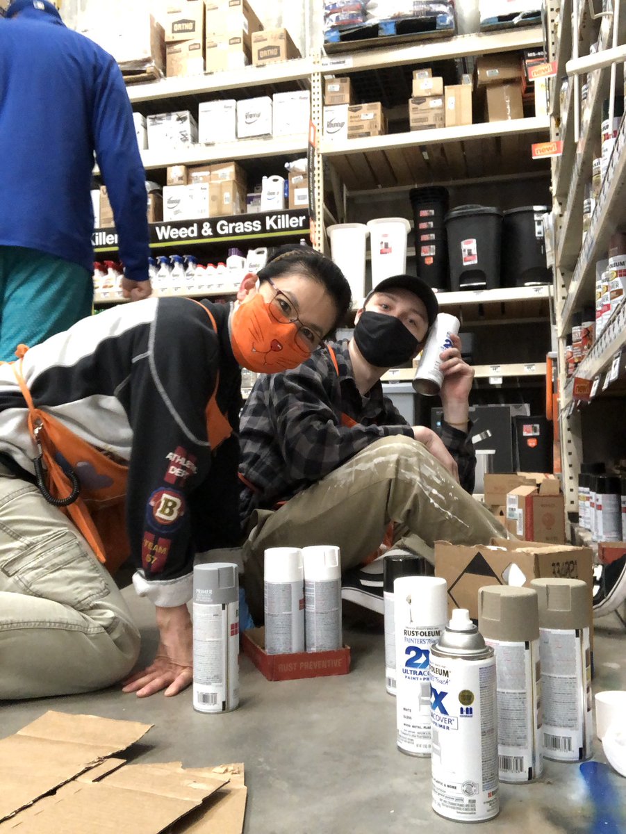gfullenlove's tweet photo. We are working hard and play even harder at paint 🎨 depot!!! #workhardplayhard #heros #homedepot #paint $$$$ yay 😃 @HillardBob @3872_MASM @jamievinion @HomeDepot @HomeDepotCareer https://t.co/J9t68eaSlD