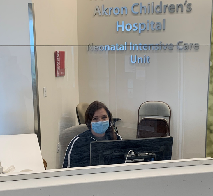 OhioATA's tweet photo. @AkronChildrens Athletic Trainers are stationed on various floors within the hospital helping visitors see their children and ensuring the safety of our patients and staff. #SidelinesToFrontlines #InThisTogetherAkronChildrens #OATAinAction #GLATAinAction https://t.co/DHcEIRqvsy