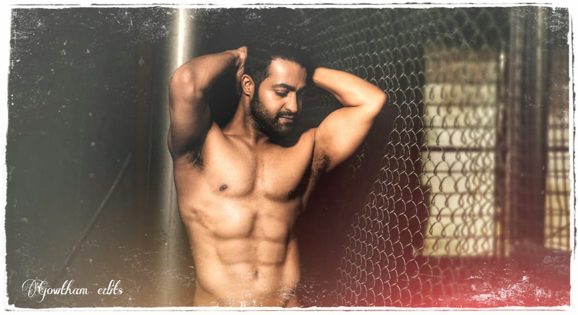 chocolate225143's tweet photo. Denamma Enni Anukunaa Eroju Ee Pic ichina High..#RRR First Look Kuda Ivvadhu Emo 🔥

@tarak9999 Mad Just Stunned With This Hot Smok'in Pic 💥💥

#HappyBirthdayNTR https://t.co/FZWX2kM75M