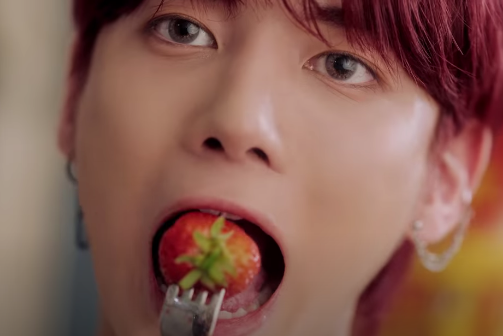 dead. taehyun is also the first one to be shown eating strawberries!! directly after he eats them, the scene i referenced earlier where beomgyu says "you turn your back when the fire is burning." i think beomgyu is angry about the betrayal, and hes now realized taehyun knows