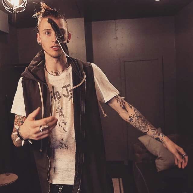 • @machinegunkelly x the simpsons•