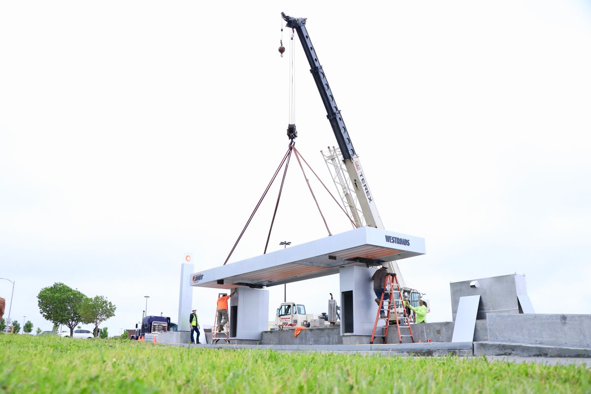 rideORBT's tweet photo. We reached a MAJOR milestone in the ORBT construction process today. Join us as we celebrate the successful installation of the very first ORBT canopy! 🎉👏 #StellarTransit @WeAreDI https://t.co/YLXa05arti