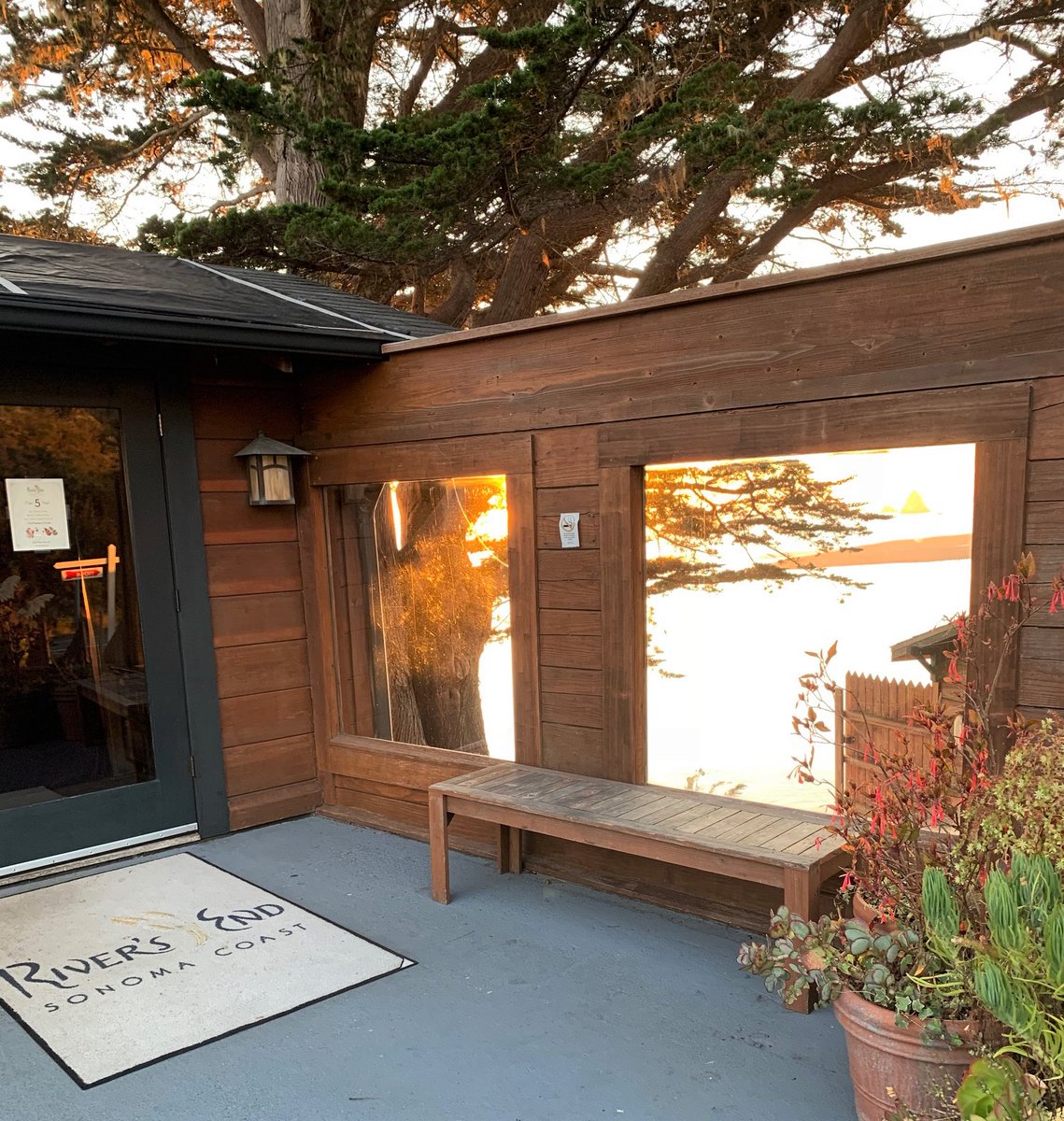 RiversEndJenner's tweet photo. We can't wait to welcome you back into #RiversEnd when we reopen. Wishing you all the best! β¨ #SonomaEats #JennerCA #EatSonoma https://t.co/nrqBJJb2Ff