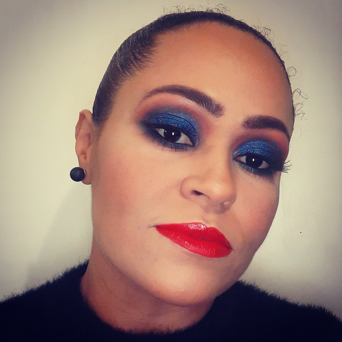 CidaAlcntara6's tweet photo. 💙💋... #makeup #maquiagem #maquiadora #BatonRouge #baton https://t.co/gFDuIR81gE