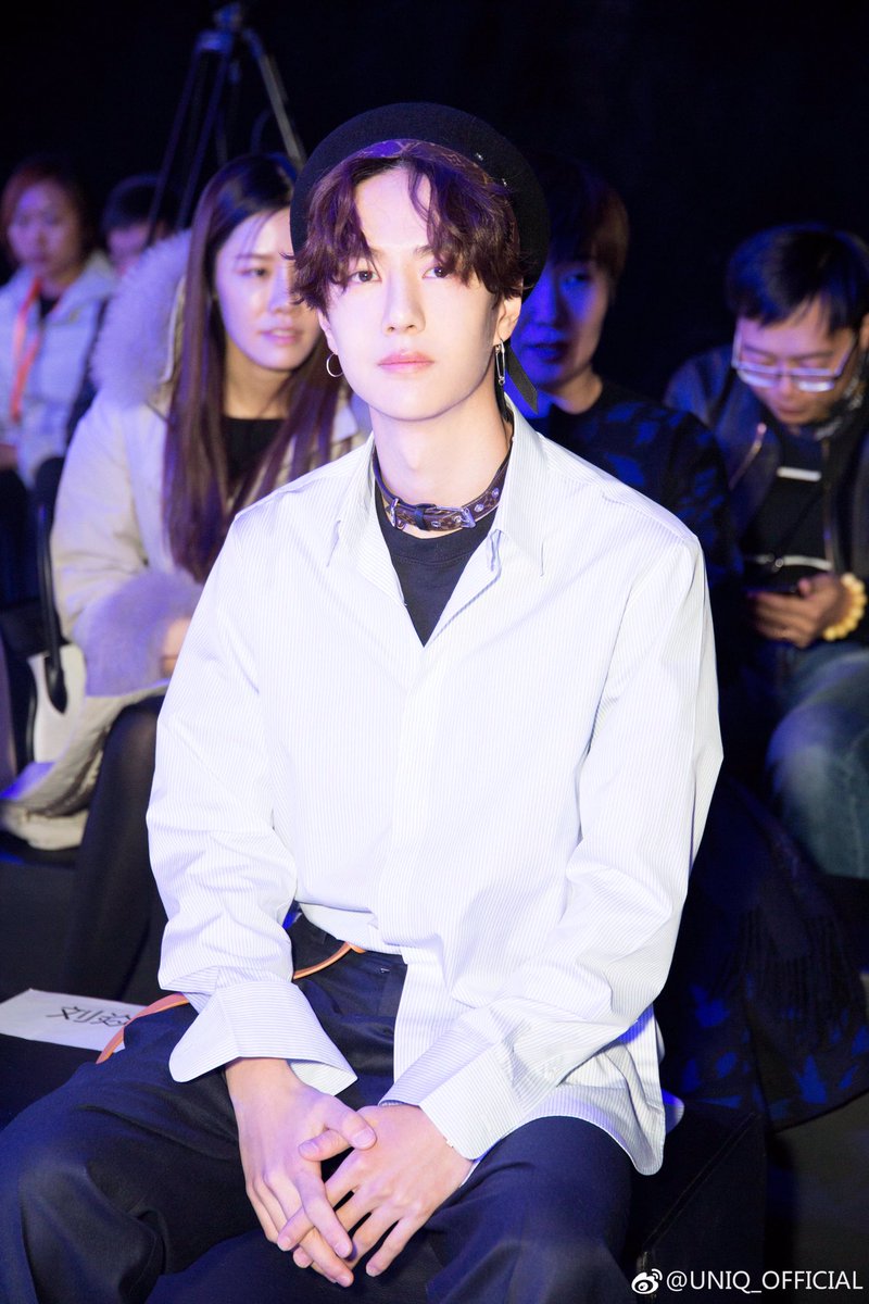 anyway yibo in collars, a thread I wish was much longer