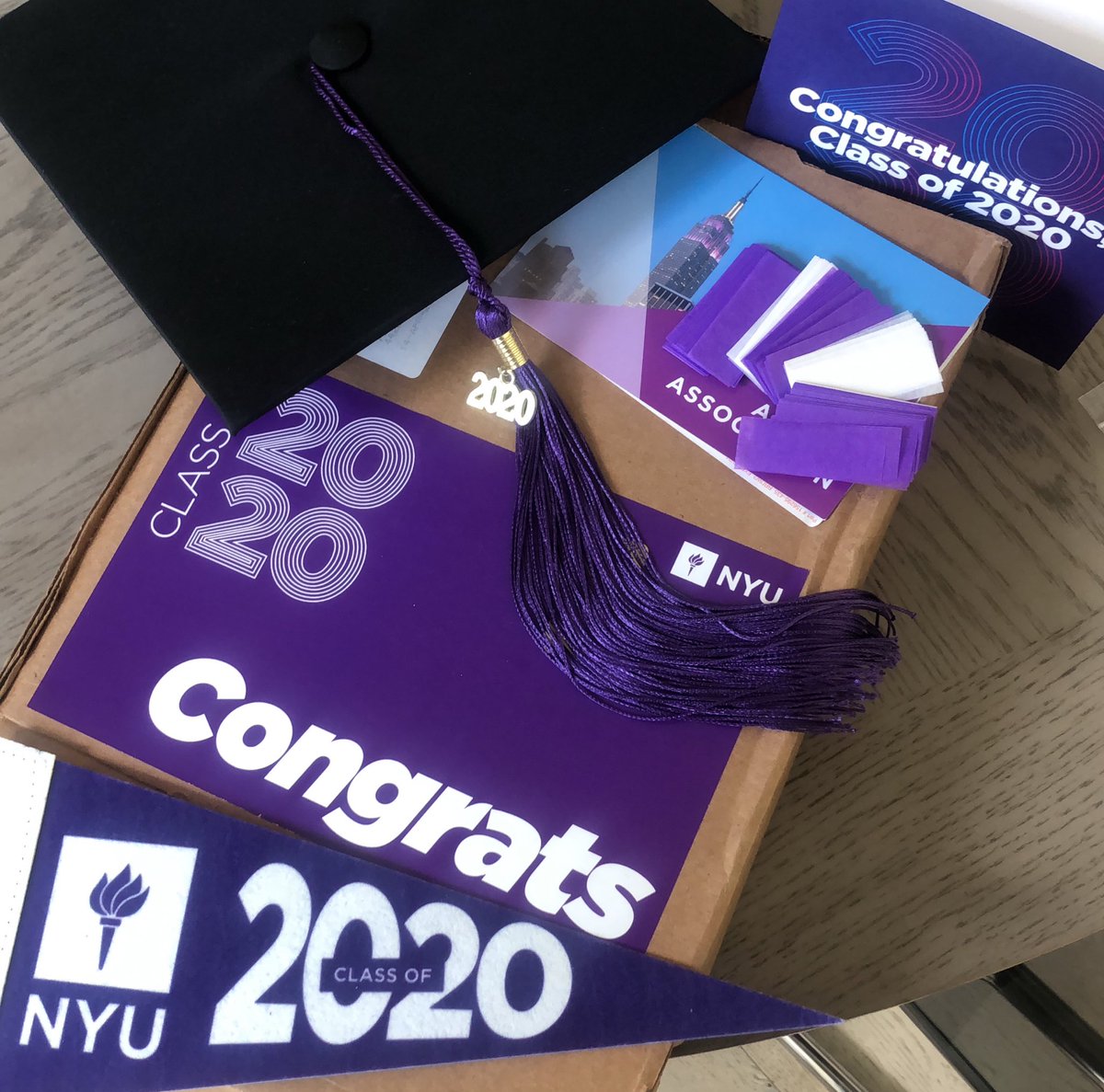 hollyrpeete's tweet photo. Just in time!😳 @ryanepeete got her graduation “kit”(no gown😞)
24 hours before her virtual @nyu celebration tomorrow. (I don’t have to tell you the drama that wait caused🤦🏽♀️)
Supposed to be at Yankee Stadium so...MacGyverin up a celebration for her👩🏽🎓🙏🏽🎉 #magicmom #classof2020 https://t.co/3VixH6RXpp