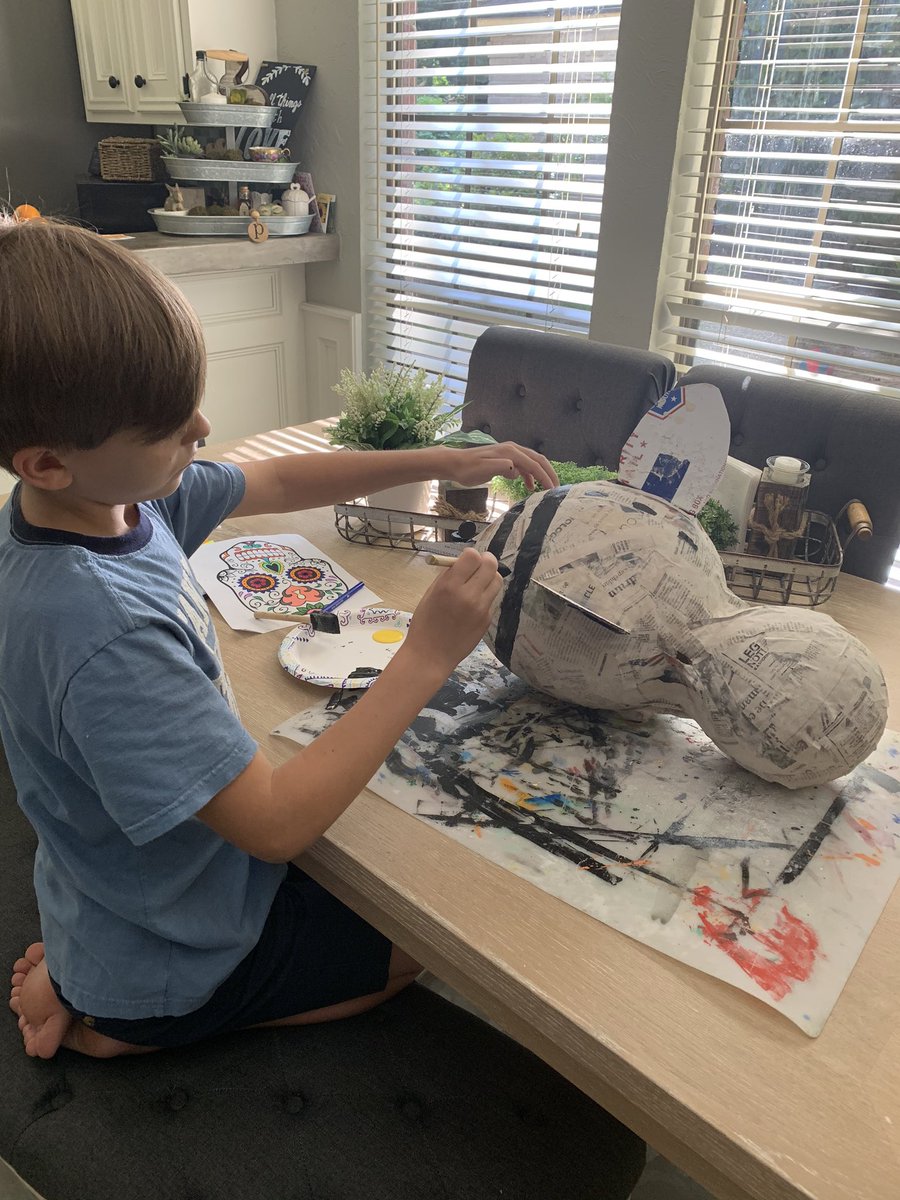 HeatherPags6's tweet photo. This guy wasn’t going to BEE the only Pagano to not make a piñata in fourth grade! 🐝 @HumbleISD_WHE #WHELearningFromHome #Corroboree https://t.co/tUn3biILib