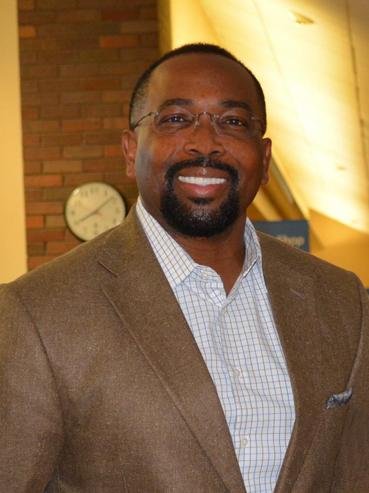 ThePulse_SC's tweet photo. 🎙️Meet Charles Williams, the @RMCOrangeburg President + CEO.
⚕️In episode 2 of #TakingthePulse, he spoke on the #COVID19 impacts on his hospital system & its staff.
To hear his thoughts on COVID-19, stream episode 2 of Taking the Pulse here: https://t.co/g2dDmkLra4 https://t.co/driwAXQxKn