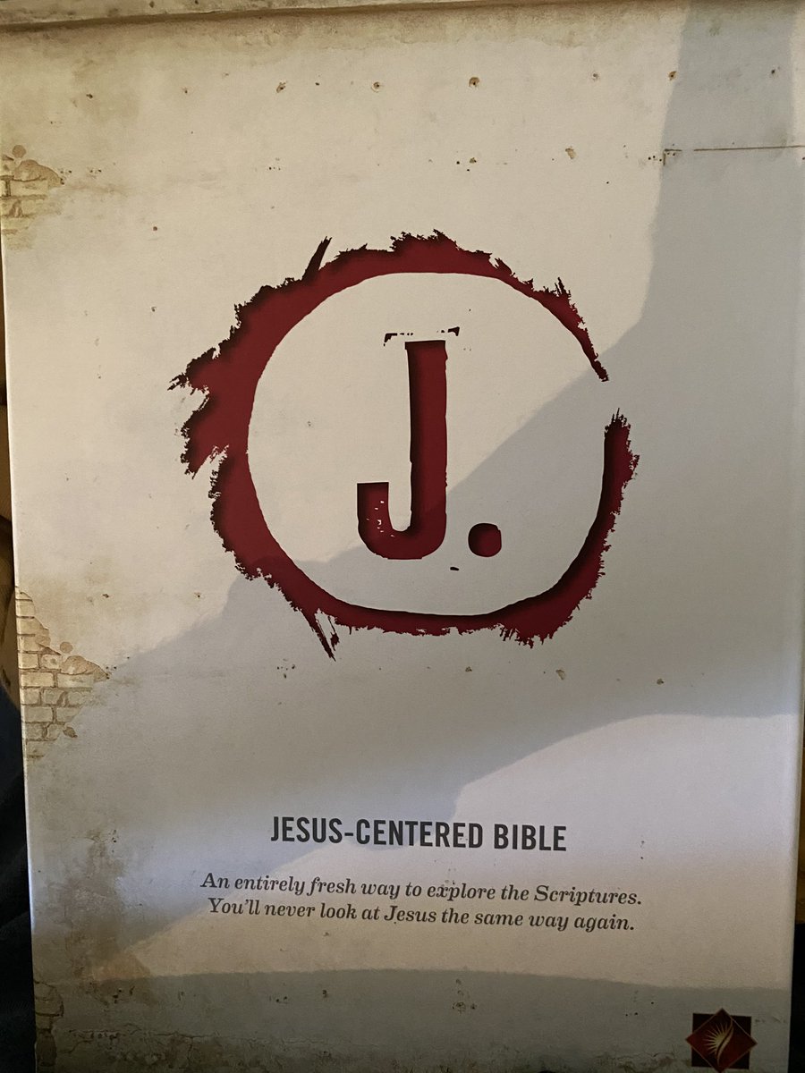 spiritual_cris's tweet photo. Super awesome bible. I own 7 different bibles and this is easily the best edition! #TOPBiblicalTopics #Jesus #jesuscentered https://t.co/DNcc5I5apH