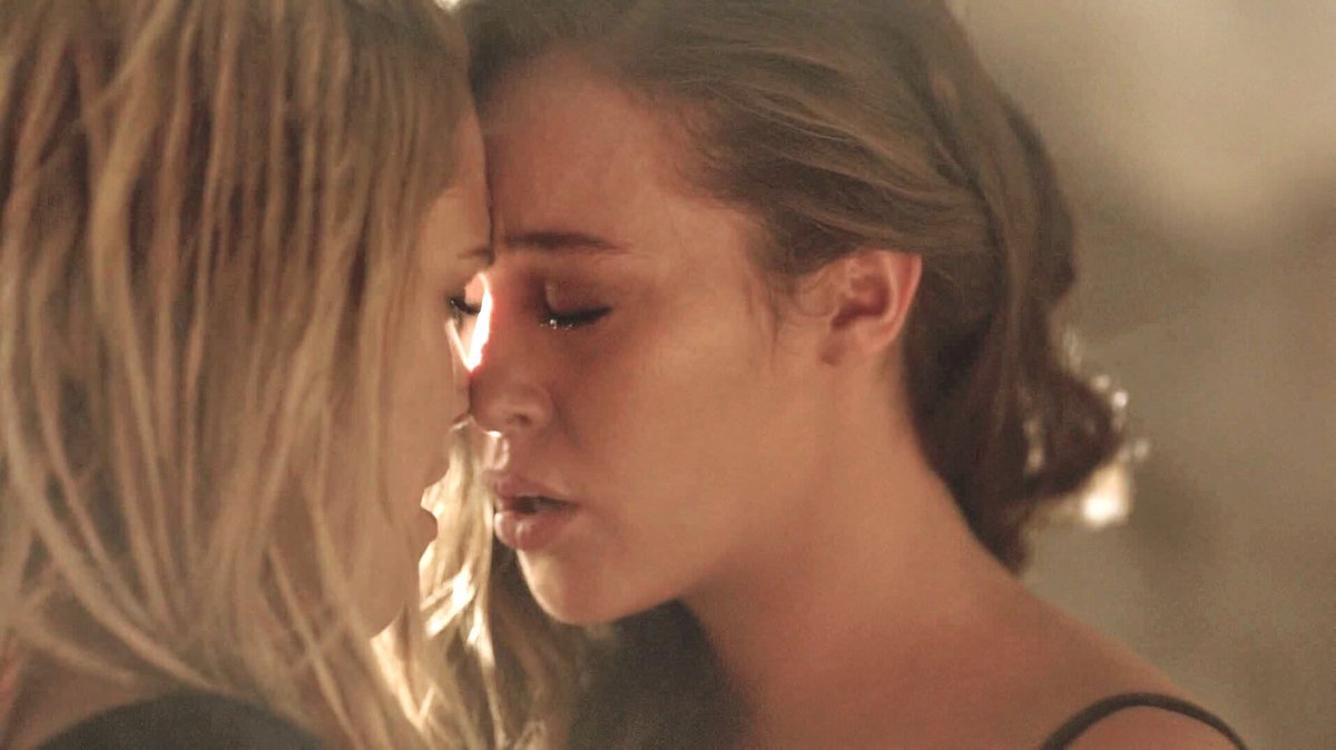 victorialuxz's tweet photo. Tá morrendo de saudade de clexa né minha filha?
#IWillAlwaysBeWithYou https://t.co/eOtzYBFrN6