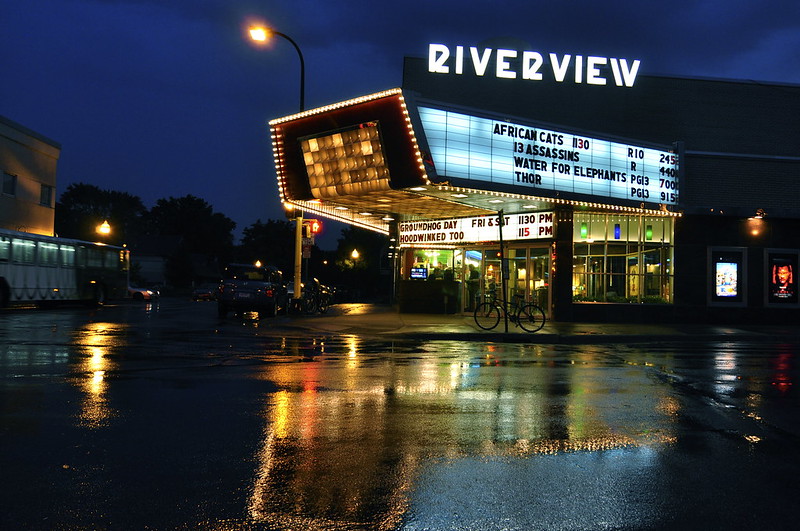 Riverview Theater – Minneapolis, MNThe  @Riverviewtheatr& #39;s screen has been lit since 1948 and the theater looks much the same as it did back then, with imported Italian marble tables and an auditorium with a backlit proscenium.Learn more:  https://www.riverviewtheater.com/
