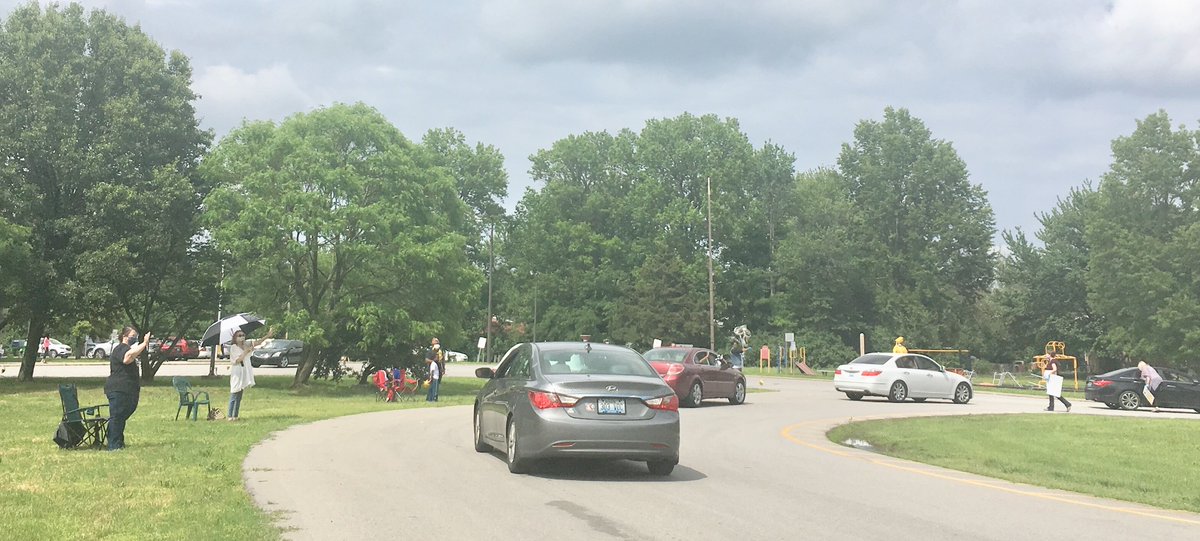 A lovely day for our Kindergarten Yard Sign PickUp Parade <a href="/PriceOwls/">Price Elementary</a> today! We ❤️ our students! #AISuccess <a href="/JCPSAsstSuptAIS/">Nate Meyer</a>