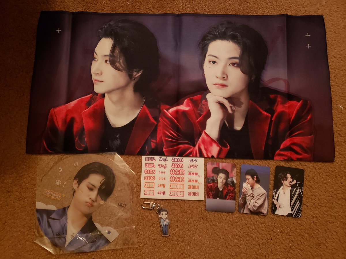 Hallyu Hamkke (@hallyuhamkke) on Twitter photo This slogan from <a href="/masterpiece_jb/">MASTERPIECE</a> is so gorgeous and the keychain is like the cutest ever?! I'm so happy. This slogan from <a href="/masterpiece_jb/">MASTERPIECE</a> is so gorgeous and the keychain is like the cutest ever?! I'm so happy.