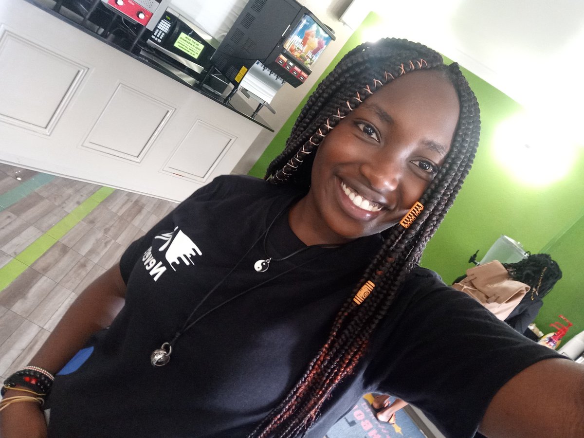 VeldaKiara's tweet photo. It's my 22nd birthday 🎊🎊.
2nd floor, 2nd room,  it actually has a nice ring to it. The world is my oyster and I deserve everything good thing in this life ❤. 🥂To being bold and beautiful, ambitious and brave, being better on a daily and being my authentic self every time. https://t.co/vJS6Mzdhvk