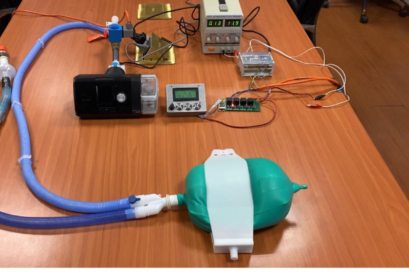 diariosustentab's tweet photo. 🔬 #AcademiaLab | https://t.co/shPdBXtZi0 Santiago (@usach) desarrolla proyecto para reconvertir equipos médicos en ventiladores mecánicos https://t.co/fD9OKERwNd https://t.co/of7IXcqQwM
