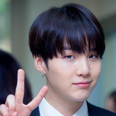 a thread of min yoongi smiling but his smile gets bigger as you keep scrolling