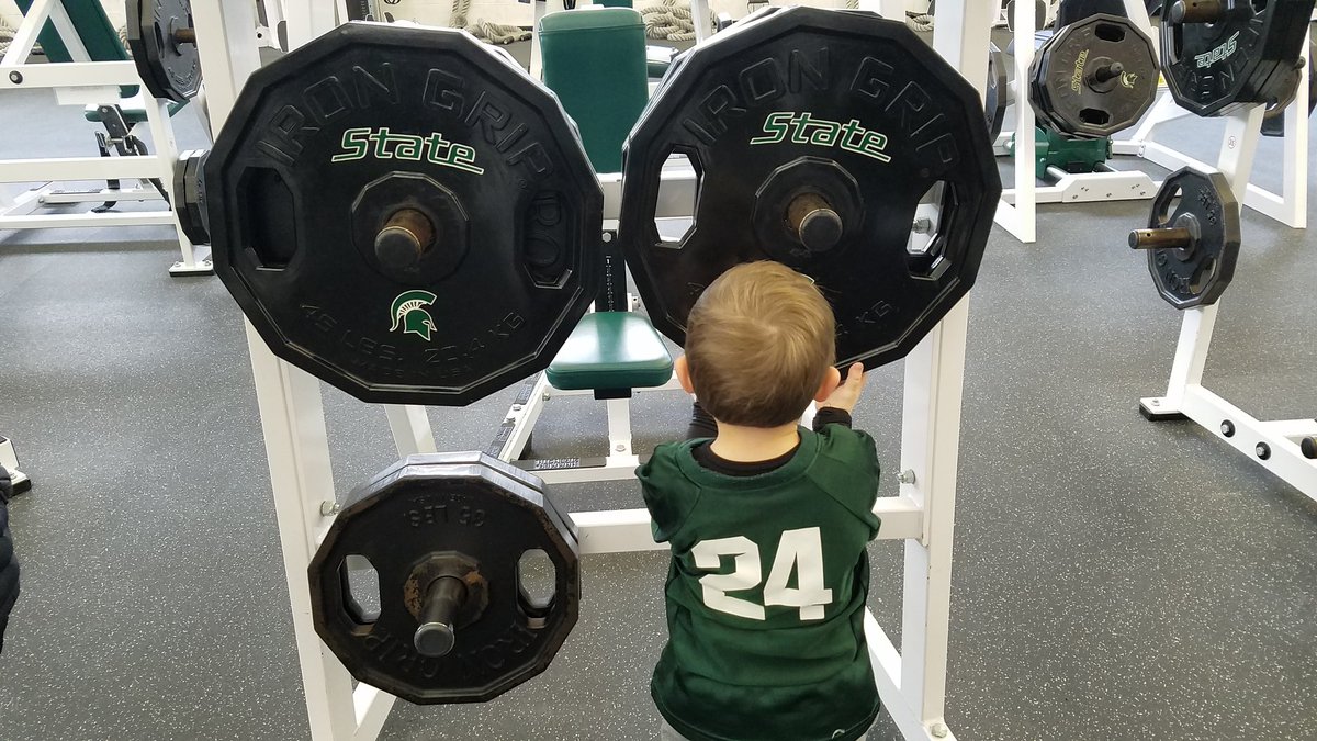 hattrix3's tweet image. Hey - that gym looks familiar!   #gogreen