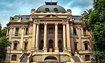 dsi_uchile's tweet photo. Museos de la @uchile celebraron su Día Internacional de manera virtual. Para visitar parte de sus colecciones y muestras, visita el siguiente link: https://t.co/cD3M8Ymqcu https://t.co/inIUcKloJW