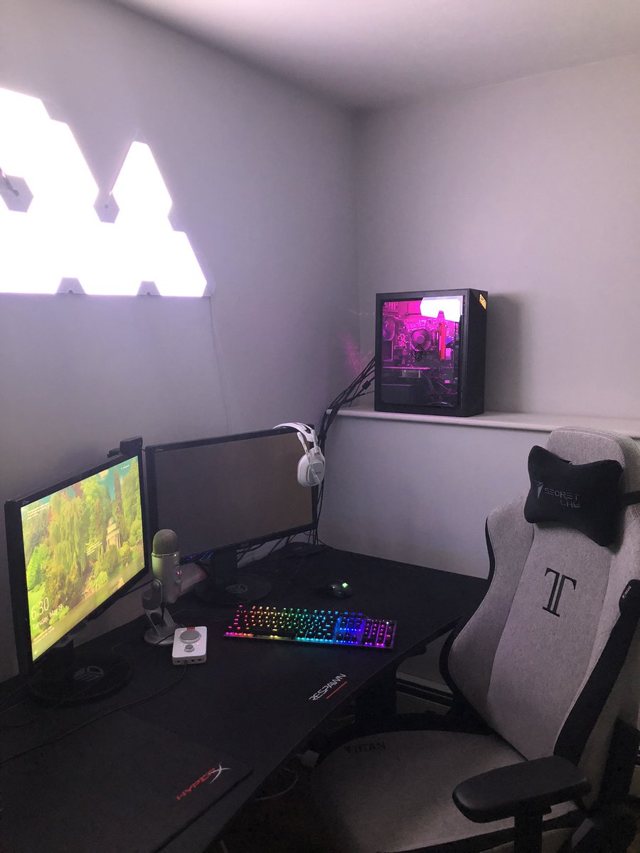 PriiceyT's tweet photo. Loving my new #Secretlab chair the past few weeks. 10/10 would recommend https://t.co/35hUQVzfjV