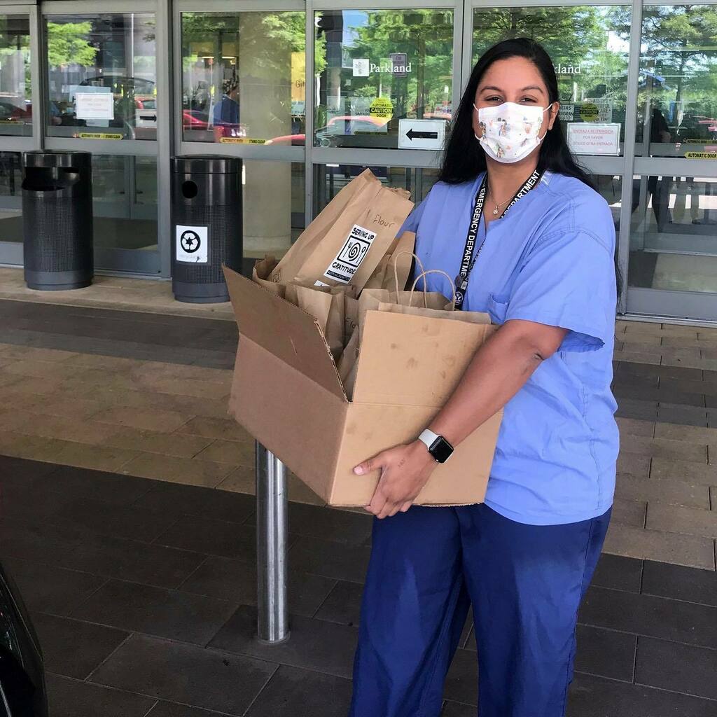 thanksgivingsq's tweet photo. ”We make a living by what we get, but we make a life by what we give.” -  Winston Churchill ✨

Donate today to help us continue to show our gratitude to those working tirelessly on the frontlines of a global pandemic. Visit https://t.co/rJ4nJAz1Ss today! #servingupgratitude… https://t.co/kZ9l1uYAGP