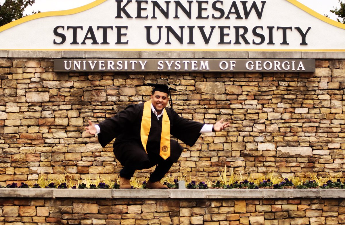 CollegeTrapProd's tweet photo. BOOK NOW FOR YOUR NEXT GRADUATION PHOTO SHOOT @CollegeTrapProd 

#Graduation2020 #graduation #ksu #westga #college #photoshoot https://t.co/4Ea9mW8W9d