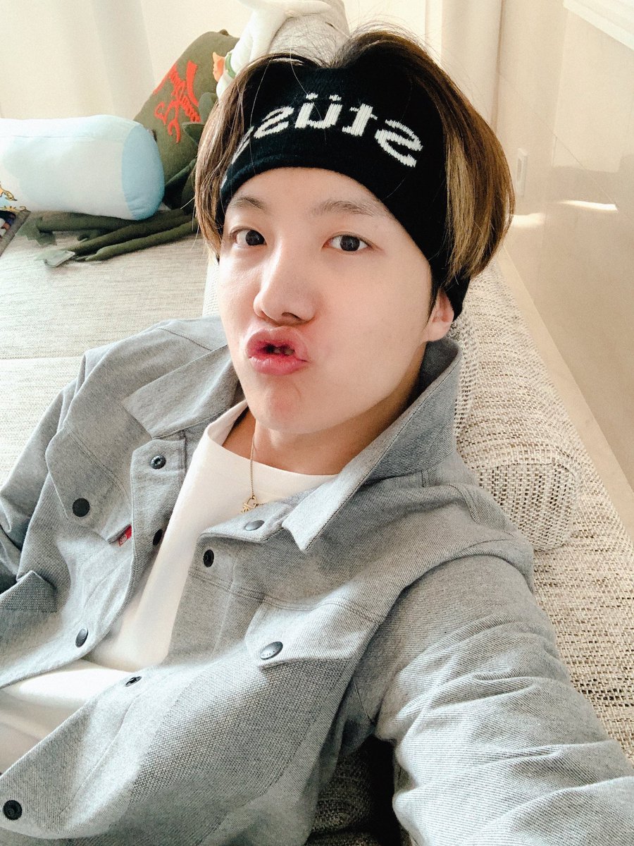 You know what? Pouty Bangtan thread; because I said so.   #bts    @BTS_twt