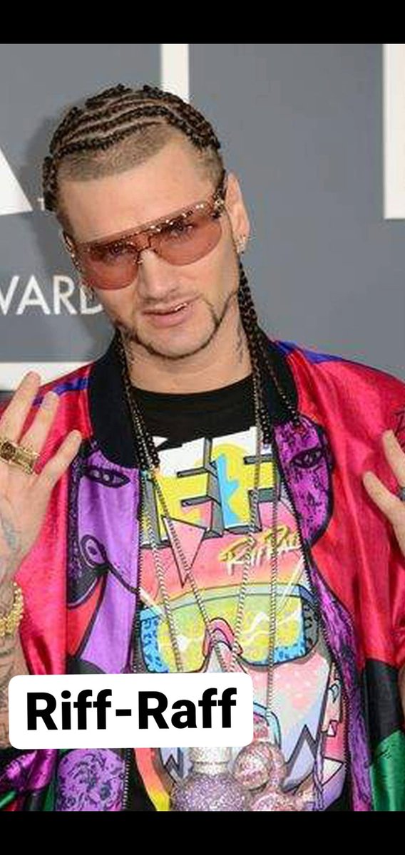TemptressAubrey's tweet photo. Lmao double braided my hair so that it would dry #wavy. Didn't even realize that a walked around all day looking like #RiffRaff should have #stayedinside🤦

 #fendion #mybraids #TheRiffA #mfsubtraction #braids #lockdown2020 #DoppelGanger https://t.co/4CSmPyailG