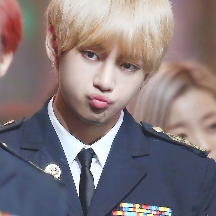 You know what? Pouty Bangtan thread; because I said so.   #bts    @BTS_twt