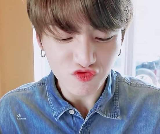 You know what? Pouty Bangtan thread; because I said so.   #bts    @BTS_twt