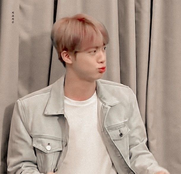 You know what? Pouty Bangtan thread; because I said so.   #bts    @BTS_twt