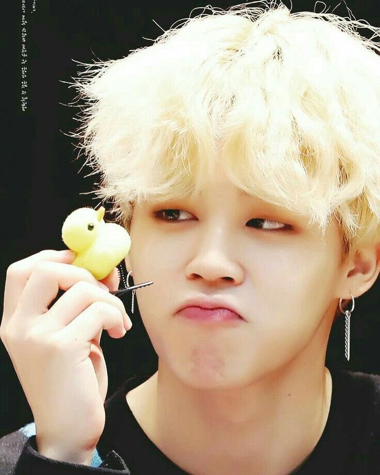 You know what? Pouty Bangtan thread; because I said so.   #bts    @BTS_twt