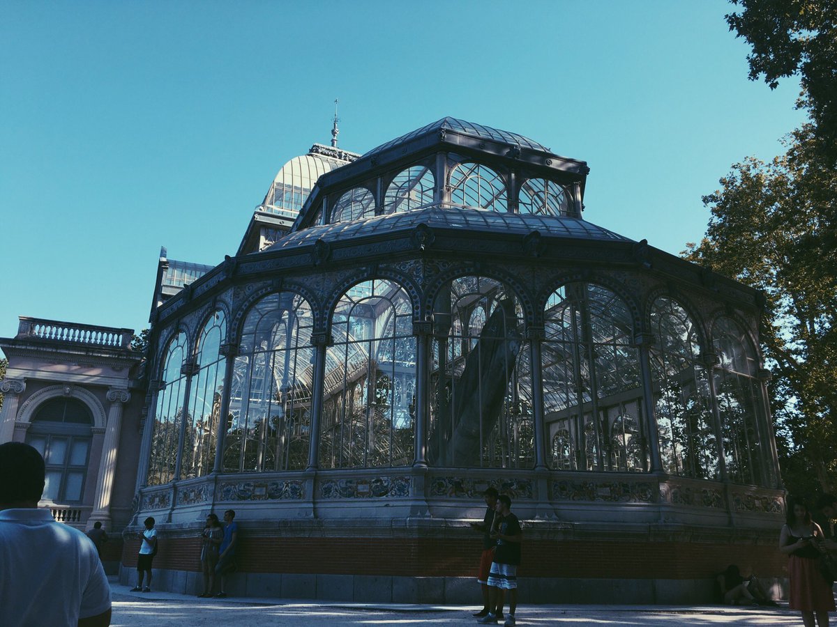 nomadic_co's tweet photo. Profundizando bellezas en Madrid. Palacio de Cristal del Retiro. https://t.co/qpr1uaTYaw
