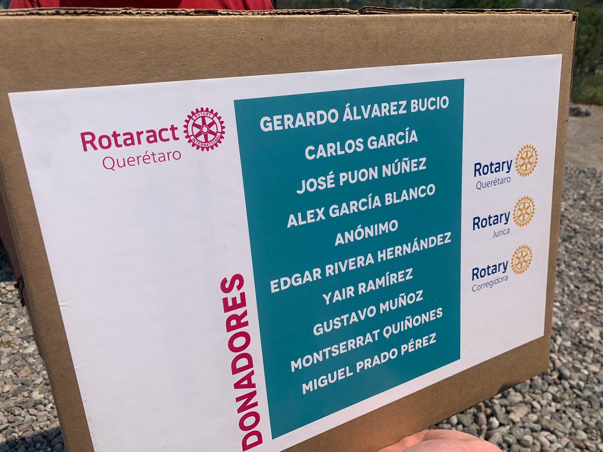 RotaractQro's tweet photo. El día de hoy visitamos a la @Cruz_Roja_Qro para hacer entrega de los Equipos de Protección personal para que los paramédicos puedan continuar con la heroica labor de hacer frente al Covid-19.

Tuvimos la presencia de @FeliFerMacias quien también nos apoyó con su donativo. https://t.co/KCL2mdqrJz