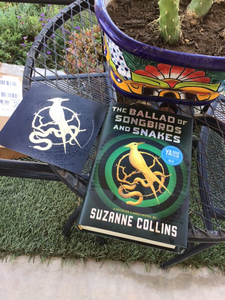 The @BNBuzz fairy came to my house today! Oooooh am I excited! 📖 ☕️ 🤓. #hungergames #suzannecollins #newbooks #SISD_Reads