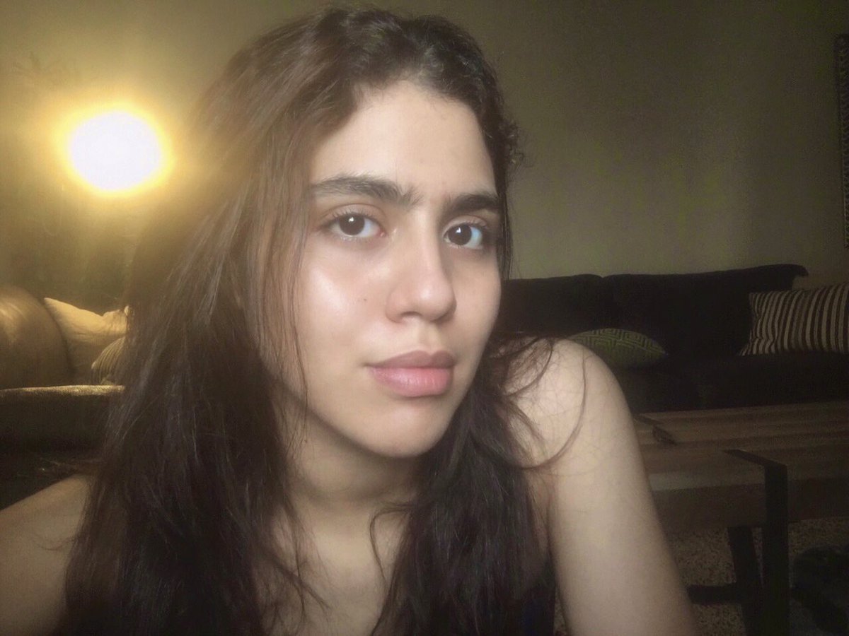 lissafermin's tweet image. En estado natural. Cuando vaya al salón volveré a nacer.