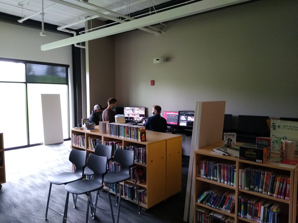 dmeadevps's tweet image. Testing out the new @iTechPrep technology in prep for senior celebration! June 9 at 6:00! @ihurst8 @nickvoll and Ian working hard!! #ravensrule