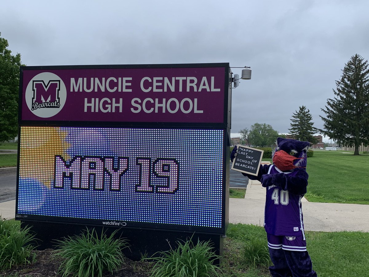 BearcatBeau's tweet photo. Happy Last Day fellow Bearcats! Have a great summer! Stay safe, Beau misses you! 💜 🐾  @BearcatMrsAR  @Central_MCS @MCHSBearcats https://t.co/BnAPVf4e9i