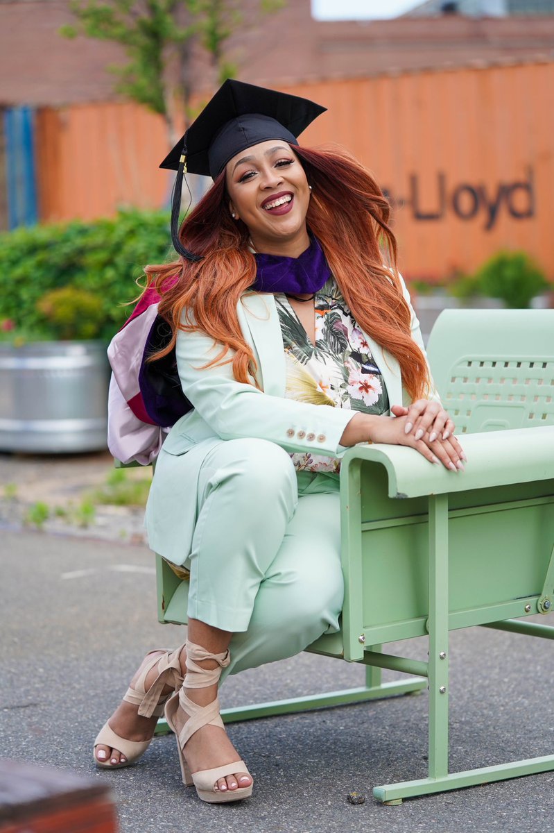 Majorly_T's tweet photo. We love girls in the HOOD! I mastered it y’all...and I’m a DOUBLE EAGLE! Thank you NCCU ❤️
Degree #1 (B.S.) ✅
Degree #2 (B.A.) ✅ 
Degree #3 (M.S.) ✅ 
Degree #4 (Ph.D.) LOADING....
#HoodRat #NCCU #EaglePride #MasteredIt #AKAGrads #HBCUAlum #HBCUGrad #HBCUPride #NPHCGraduates https://t.co/tA3W3fVvz2