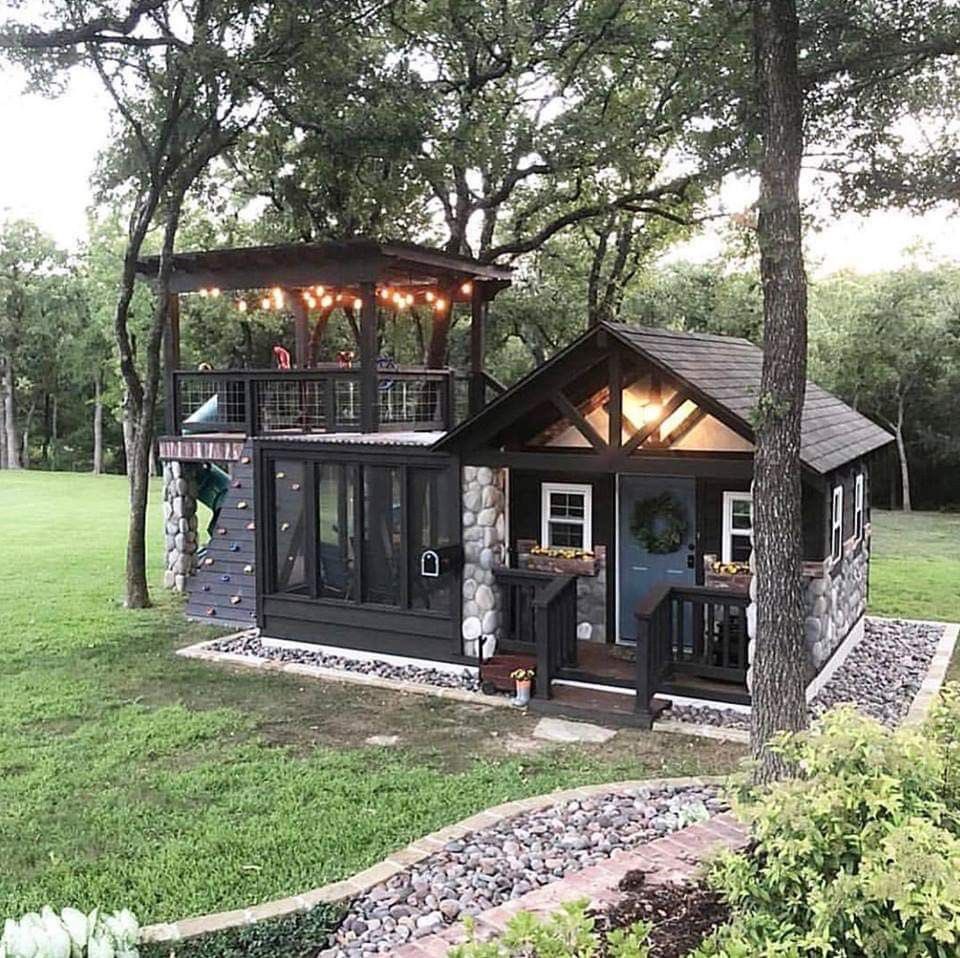 She-shed thread Lets start off with the build. Are you choosing a: 1. Cabin Style Tiny House2. Vintage Glamper3. Modern Garage4. Little House in the Garden