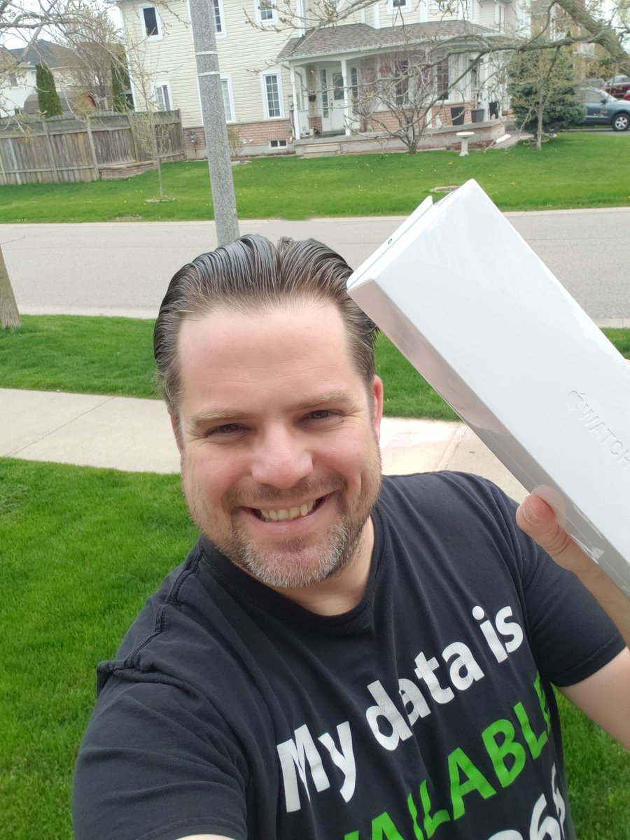 truelukerundle's tweet photo. Just received my Apple Watch that I won for busting out my @NetApp swag in some #FashionFriday posts over the last few weeks!  @NetApp is such an awesome vendor to support!

Thank you, @NetAppPartners and @elliott_carly!  You're the best!
#DataDriven #NetAppMVP @WindersMonica https://t.co/Cqb2Zs6HUM