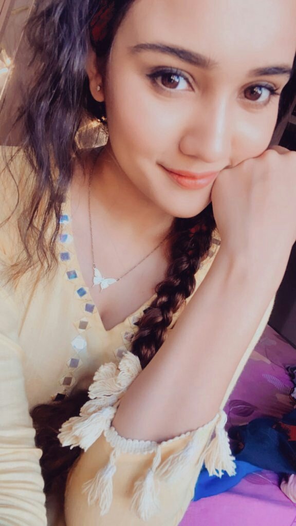 KashafUsara's tweet photo. Barbie doll
@Ashisinghh 
#AshiSingh https://t.co/Dske8fWVJ6